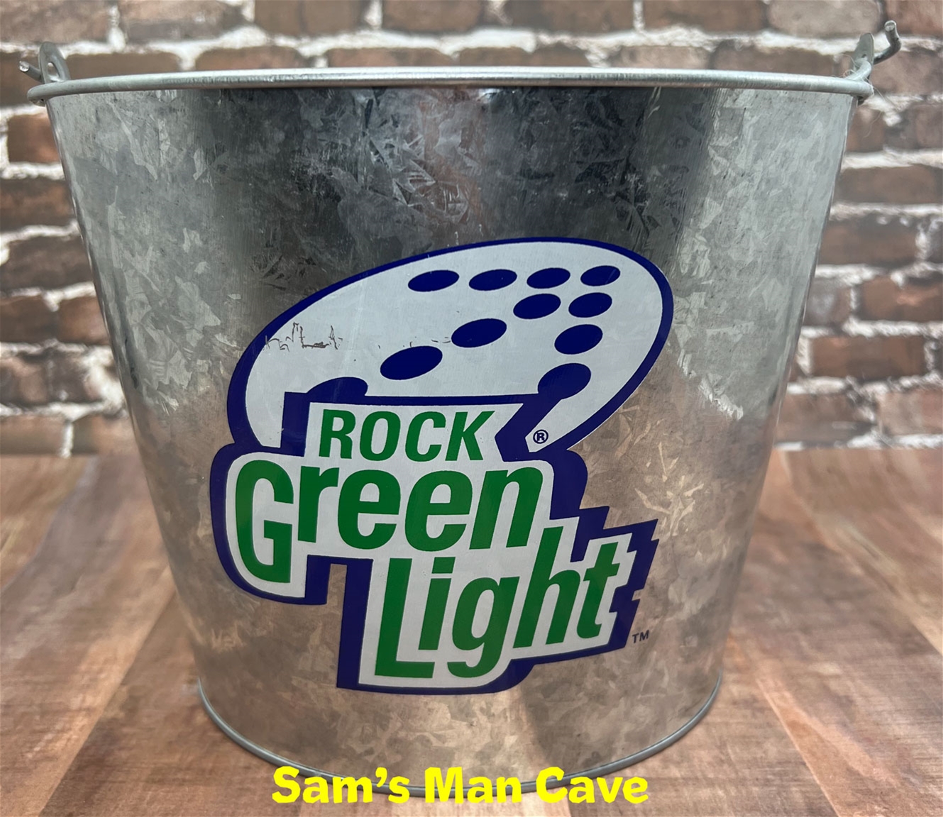 Rock Green Light Bucket