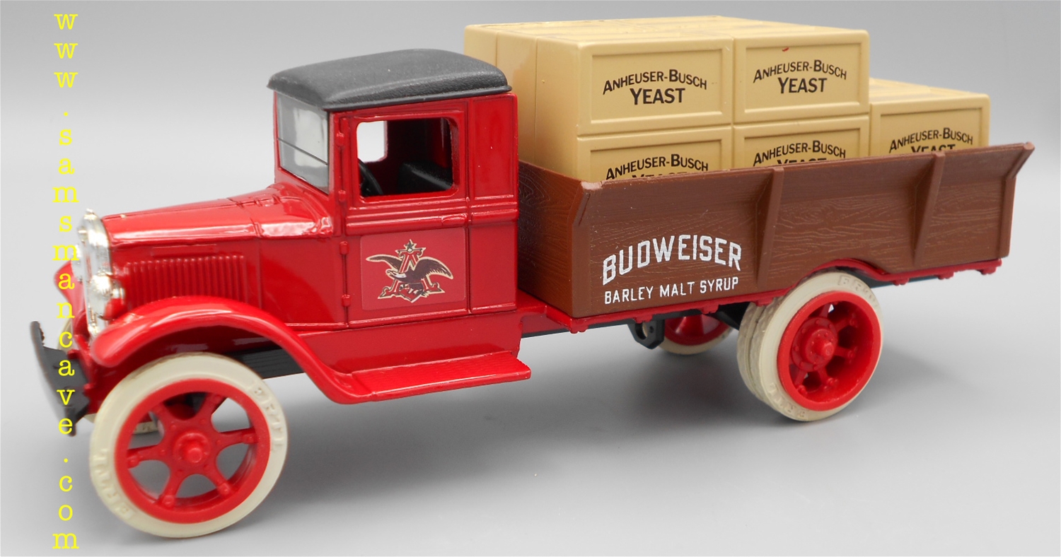 Anheuser-Busch 1931 Hawkeye Crate Bank